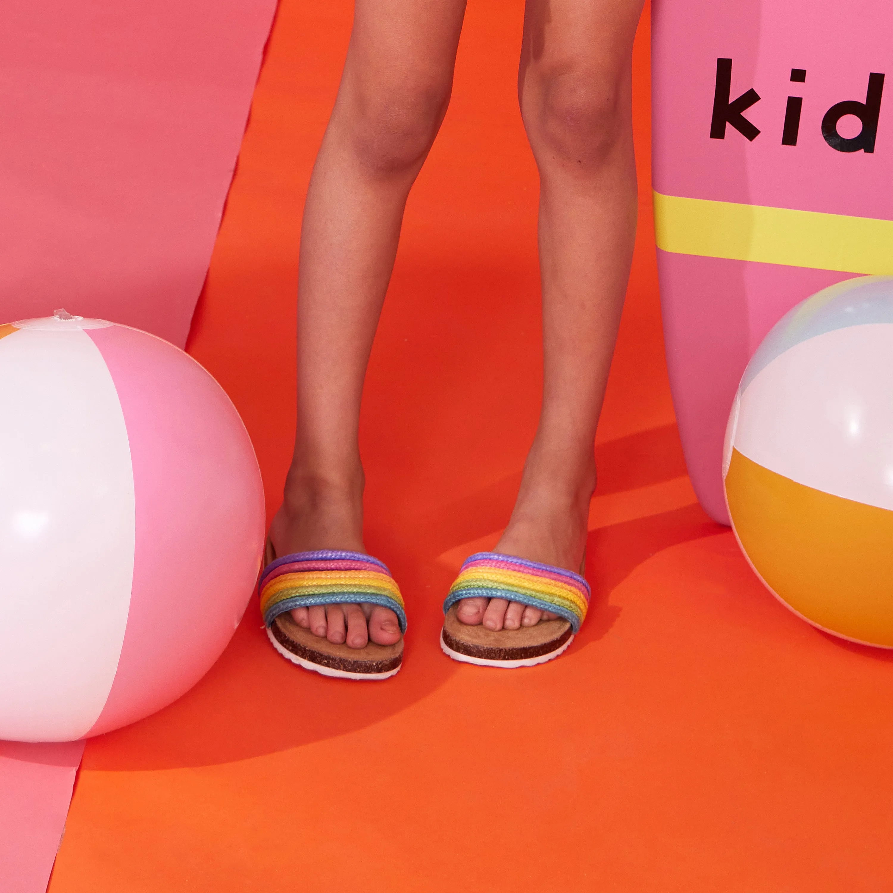 Rainbow Raffia Slide