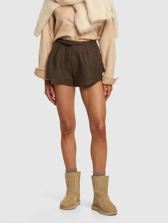 Ugg   10mm Classic Short II shearling boots 